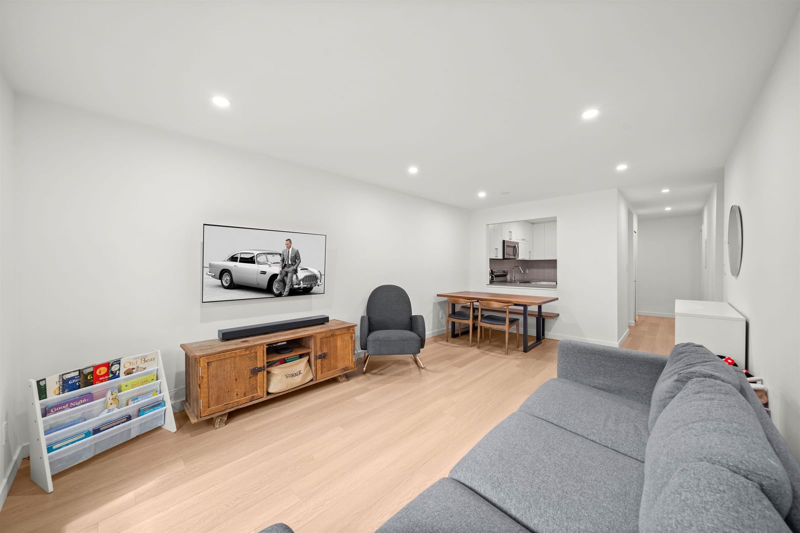Listing Image 6