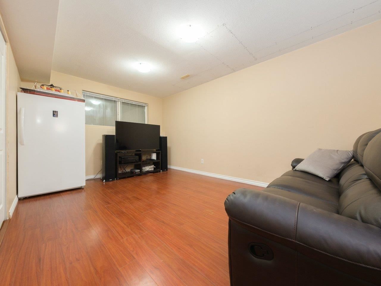 Listing Image 17