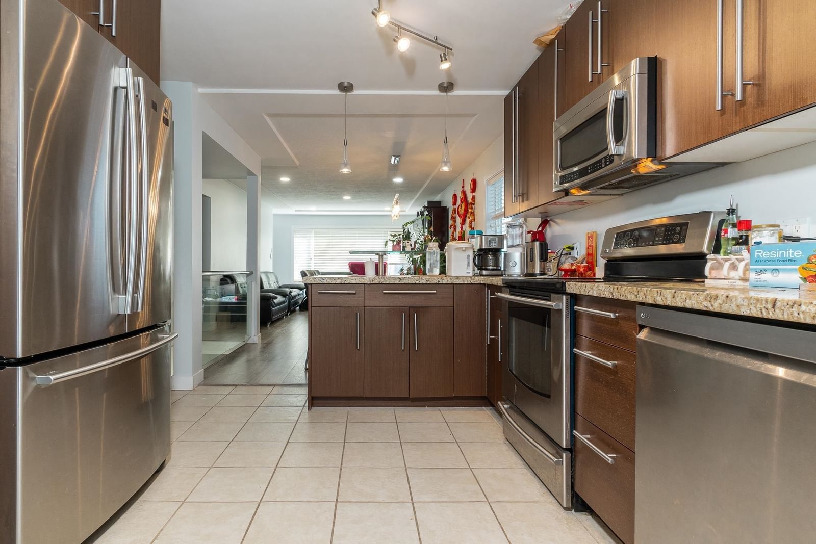 Listing Image 12