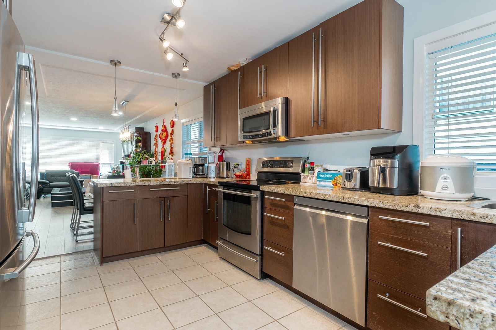 Listing Image 13