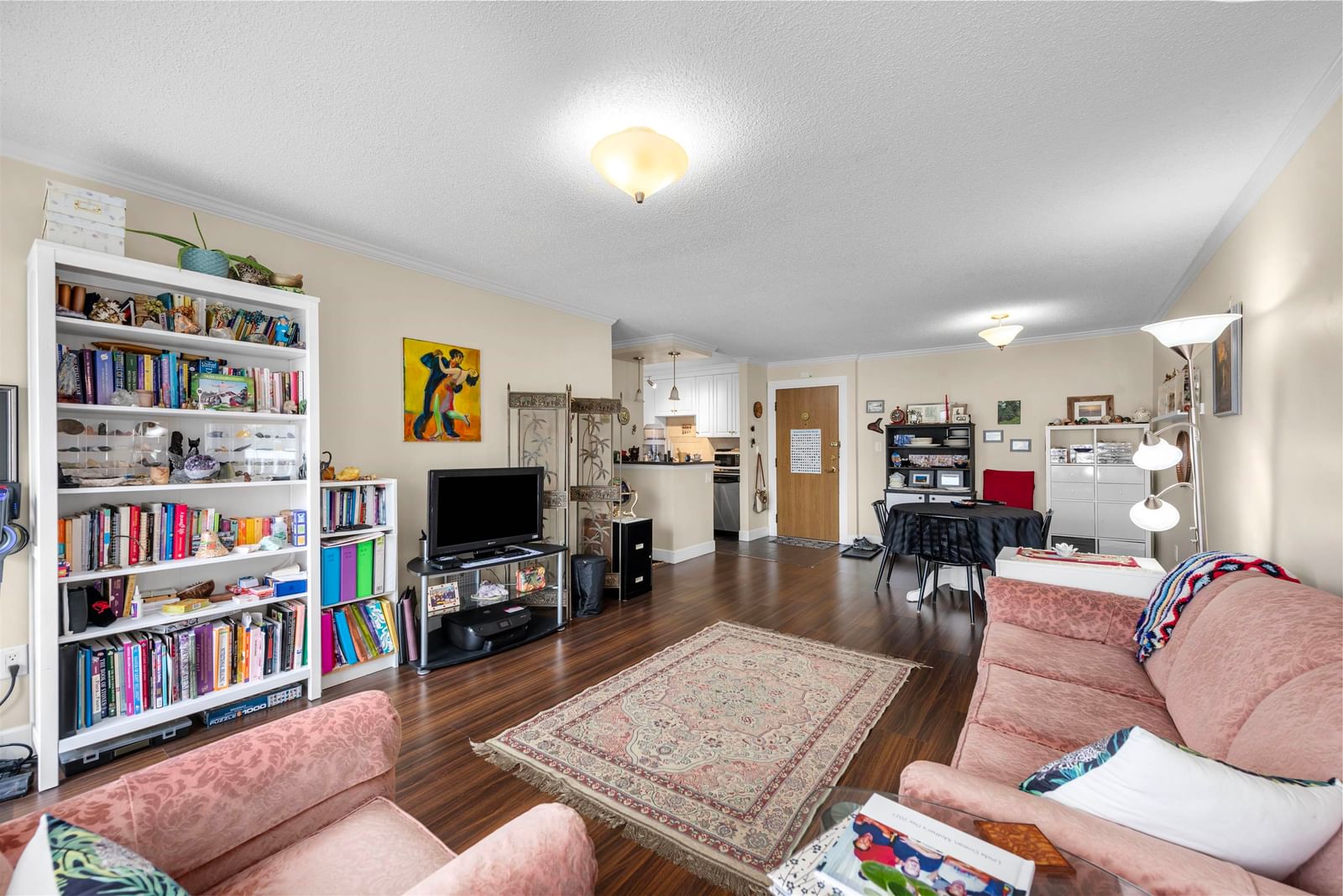 Listing Image 6