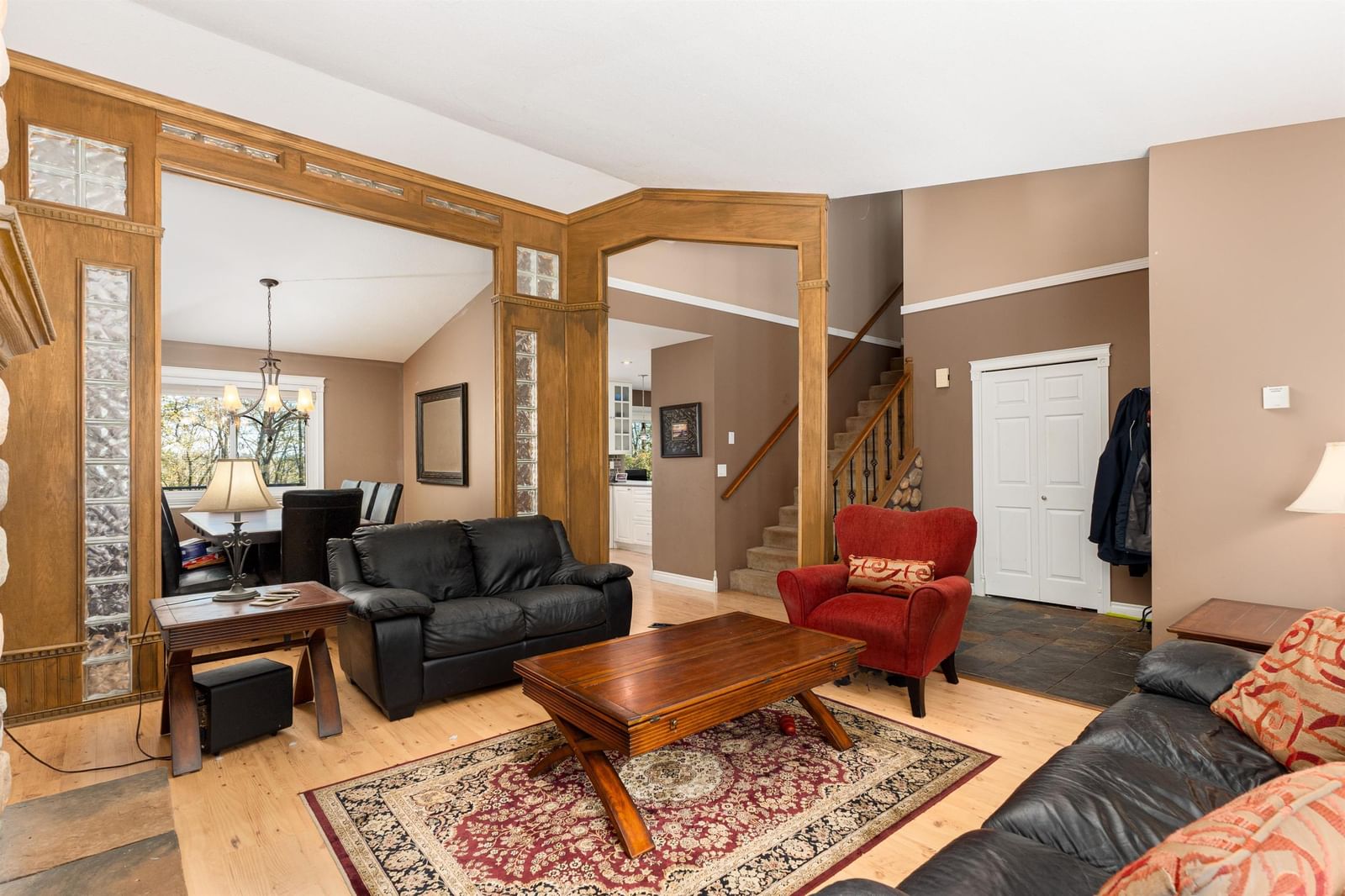 Listing Image 3