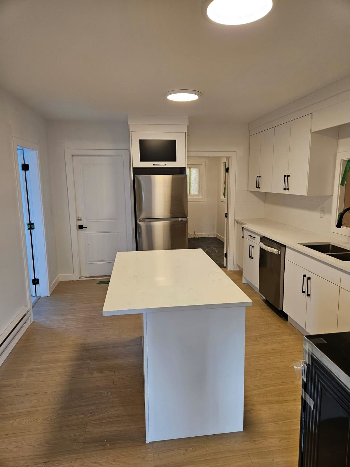 Listing Image 6