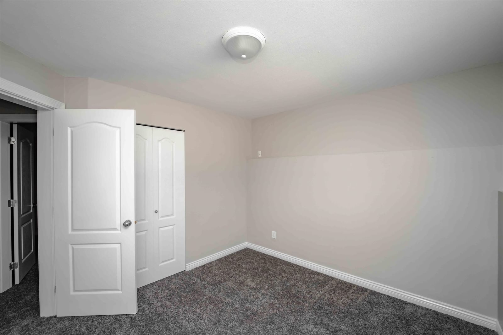 Listing Image 28