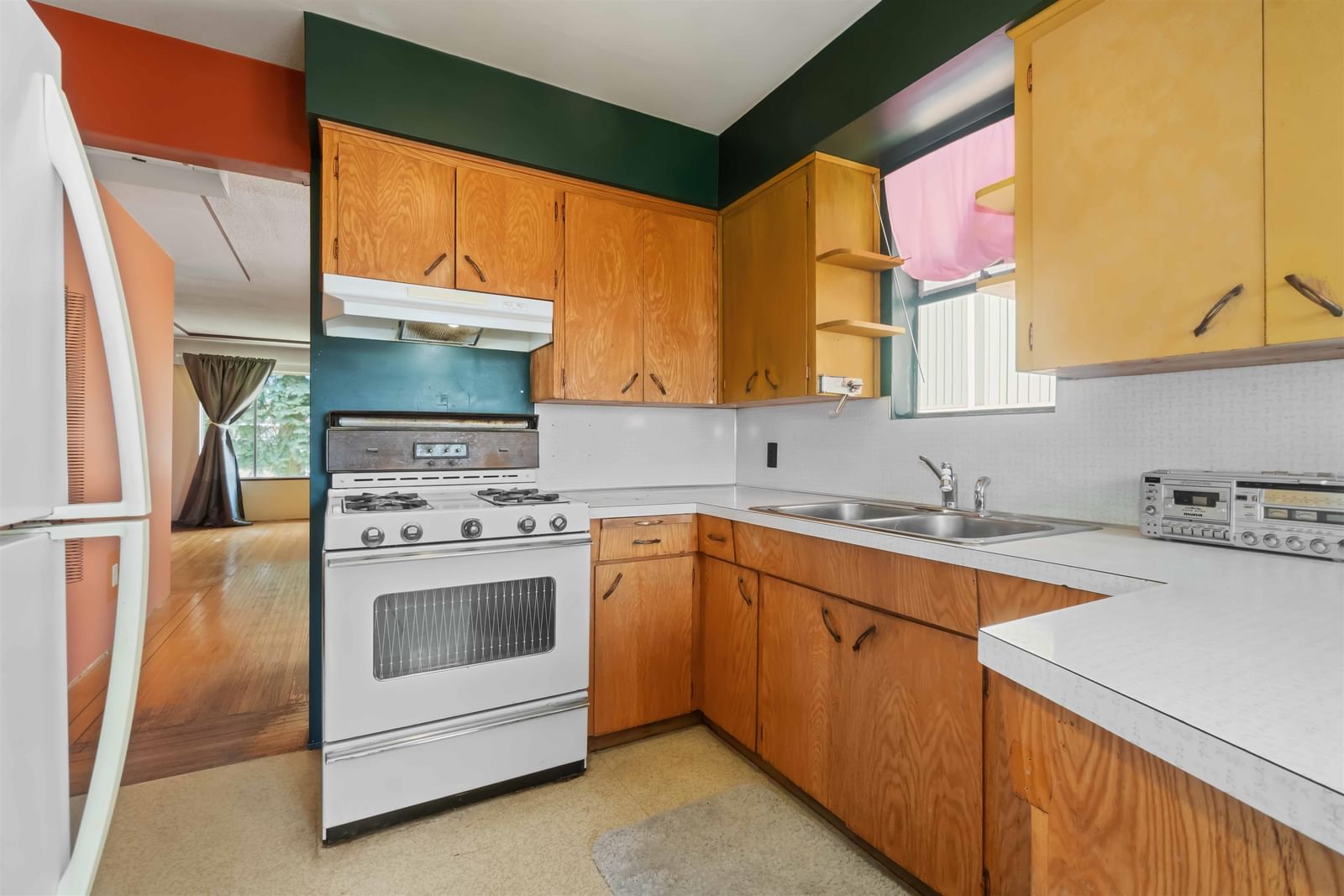 Listing Image 10