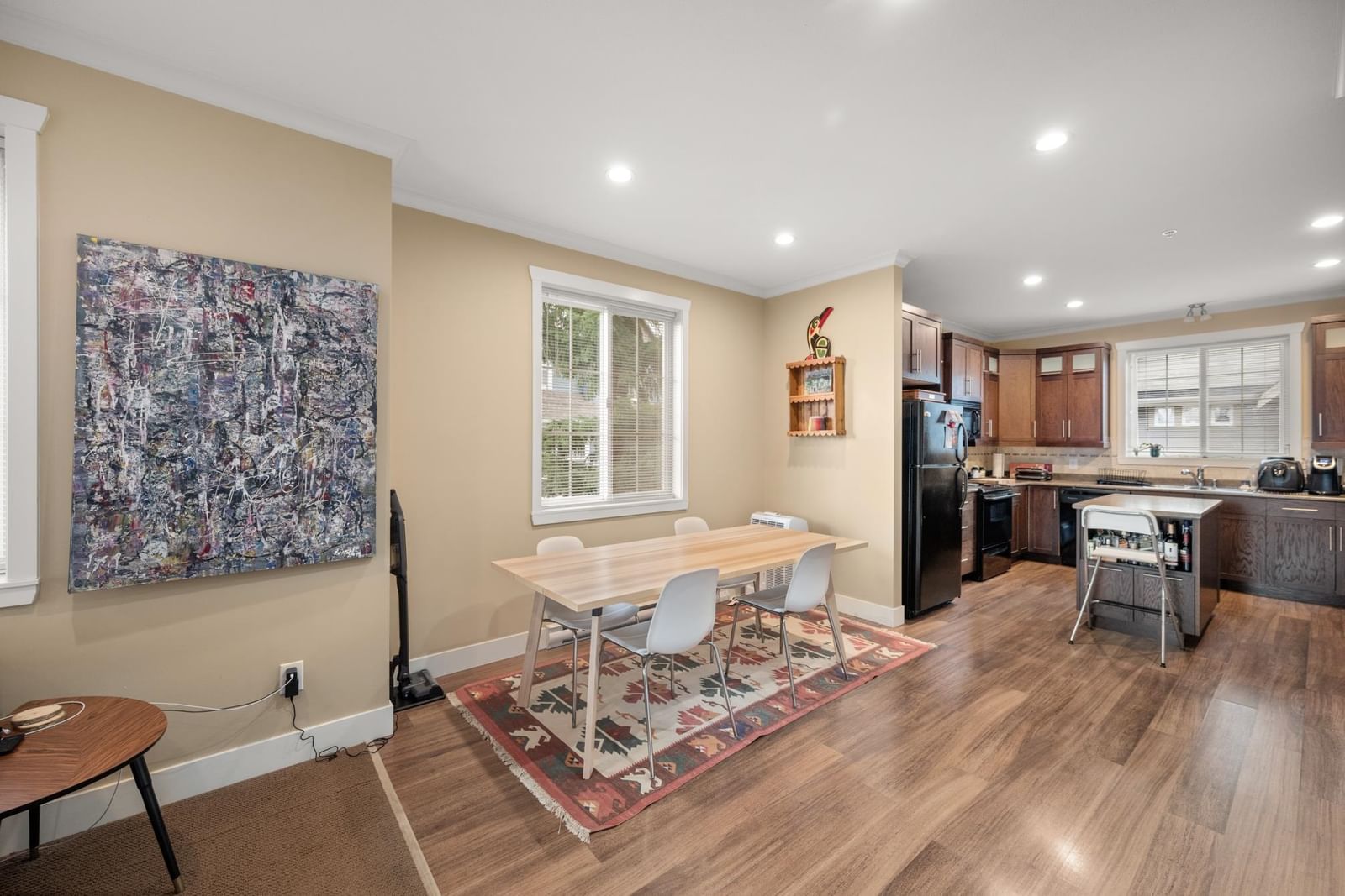 Listing Image 12