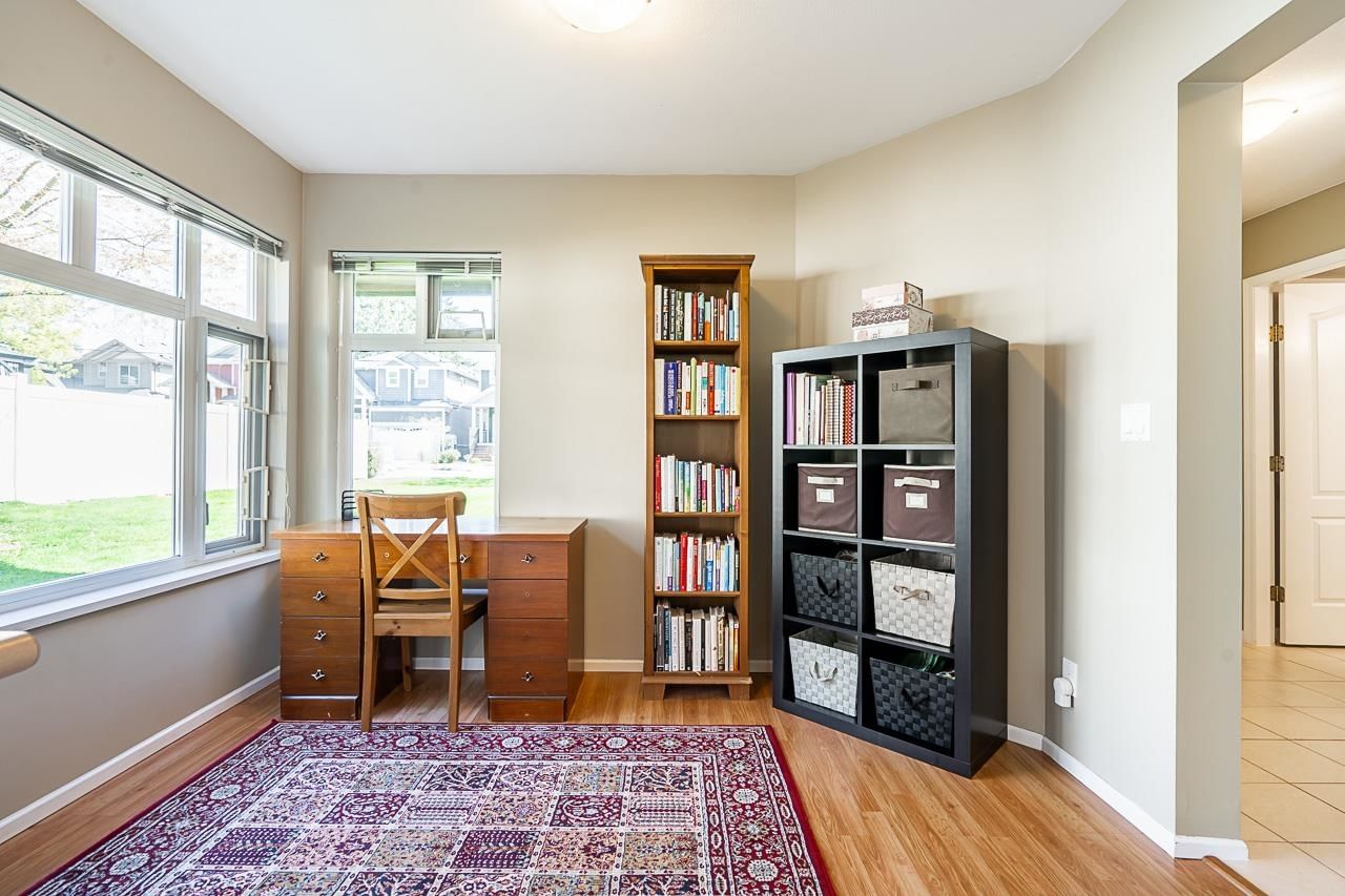 Listing Image 12