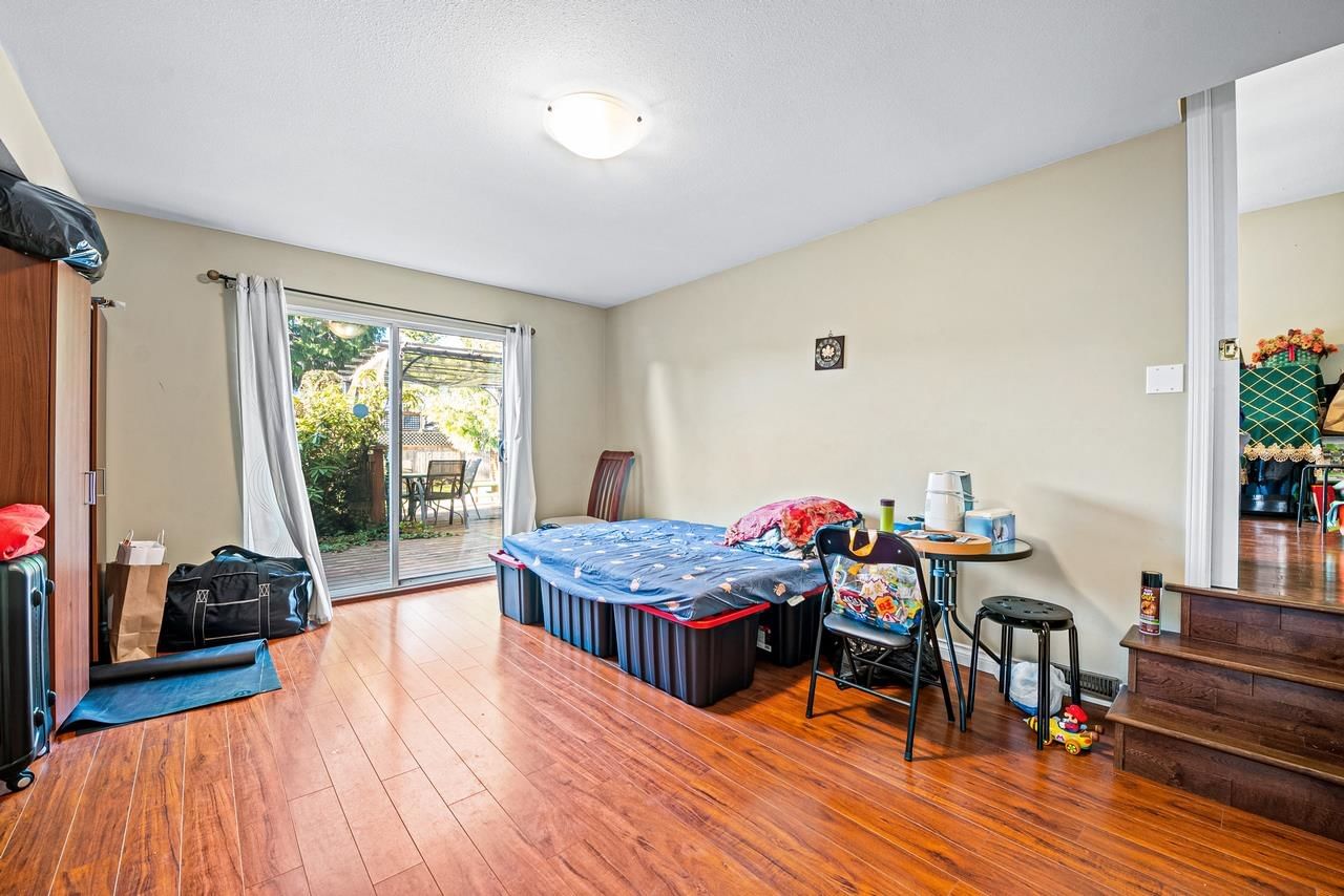 Listing Image 5