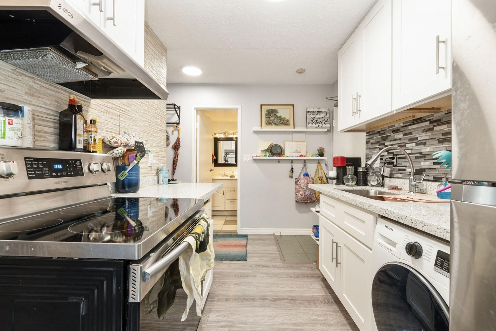Listing Image 10