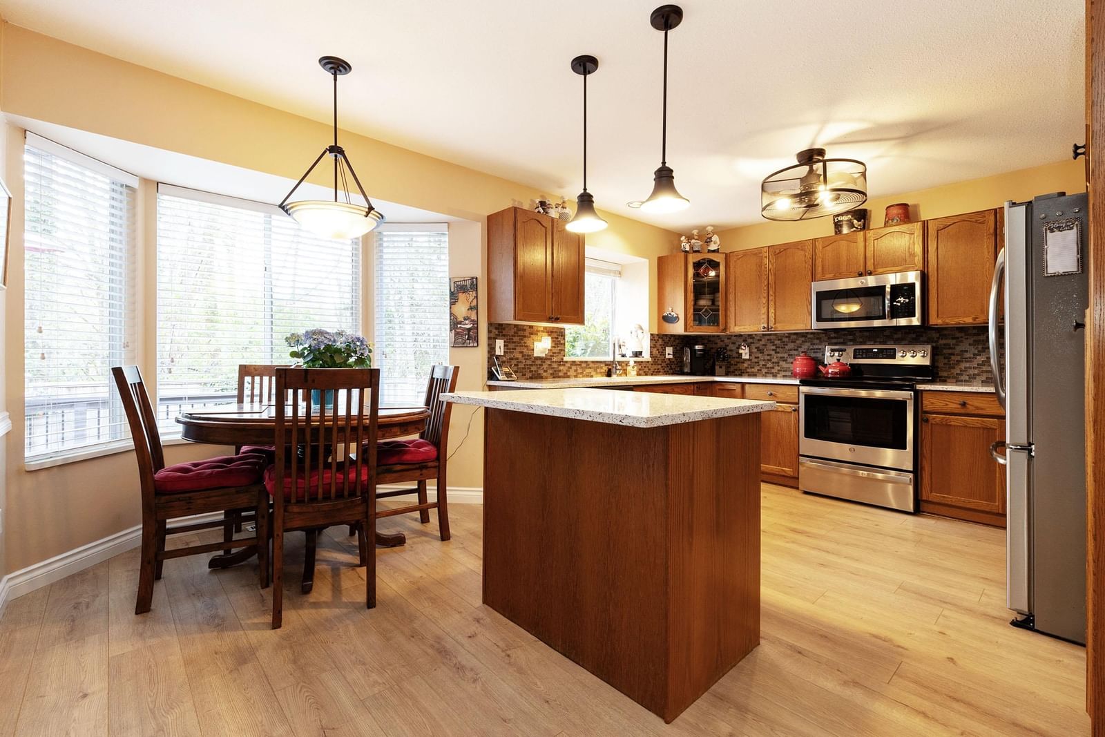 Listing Image 10