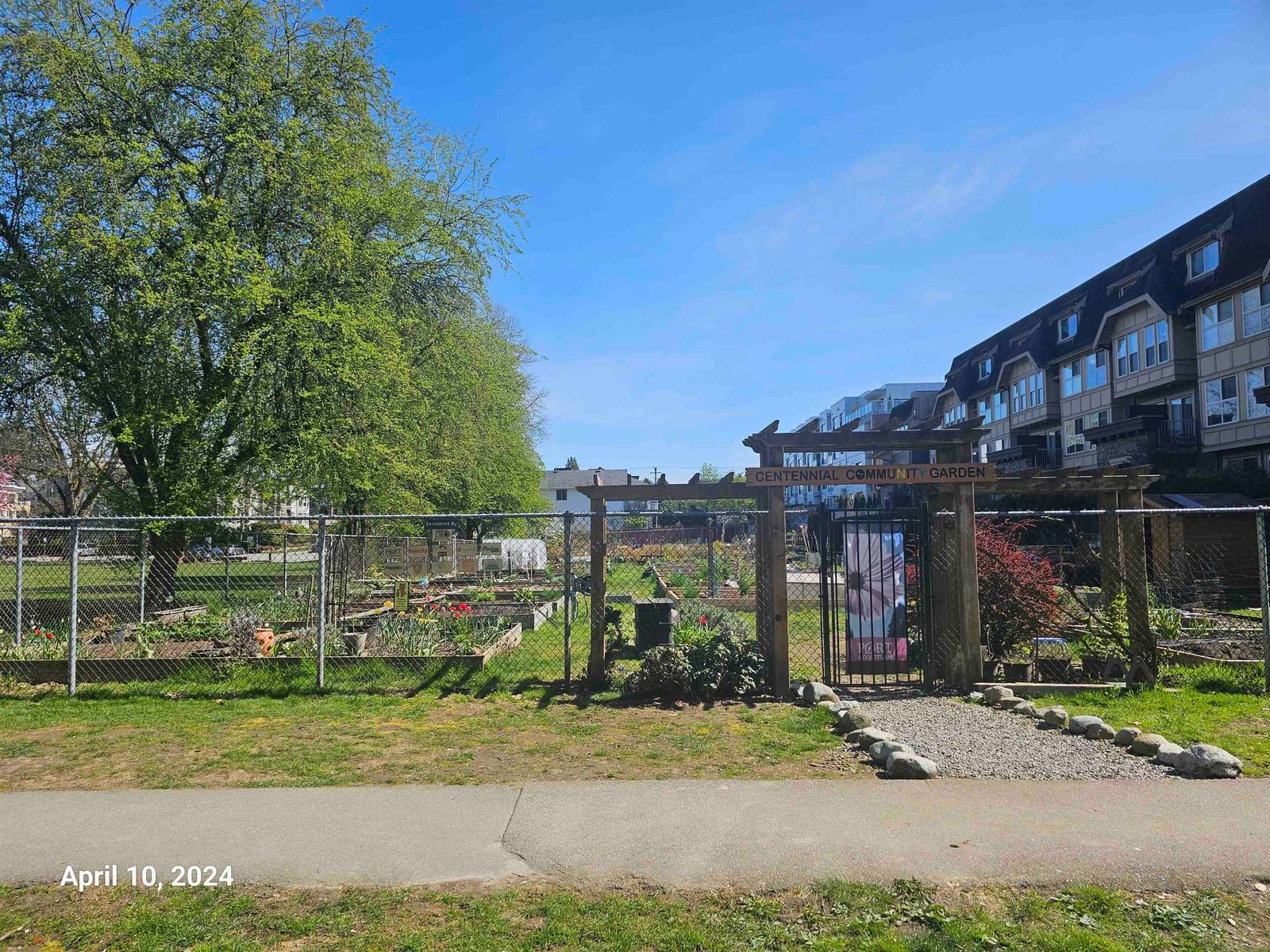 Listing Image 3