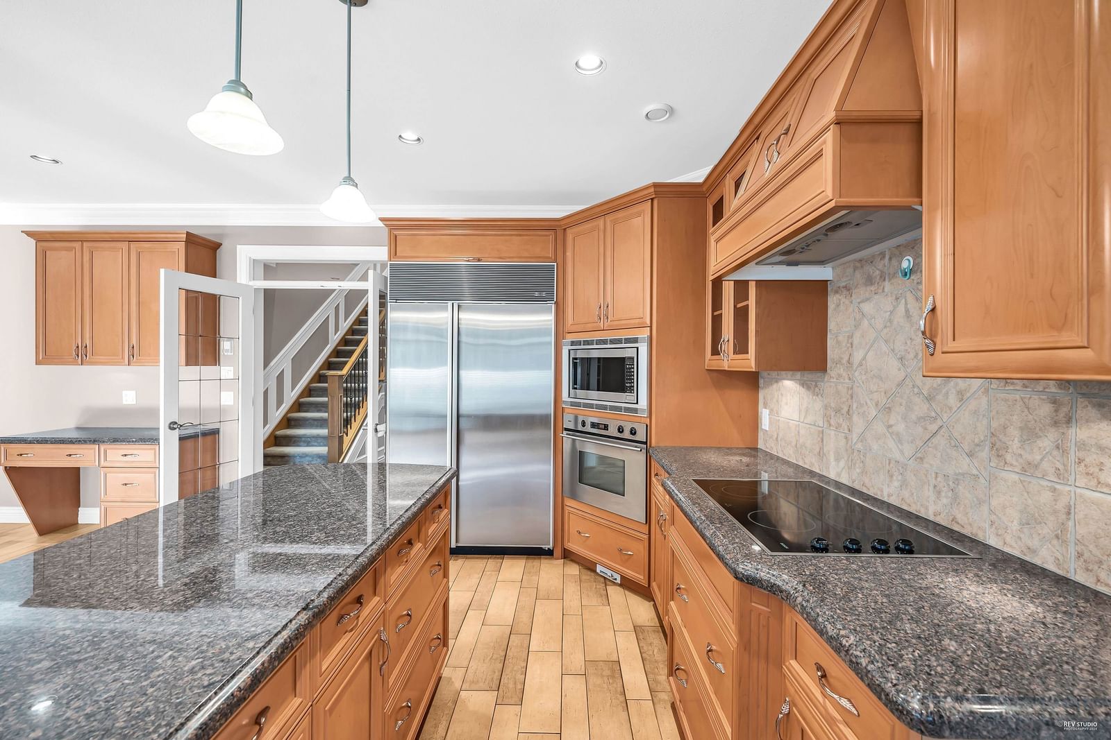 Listing Image 11