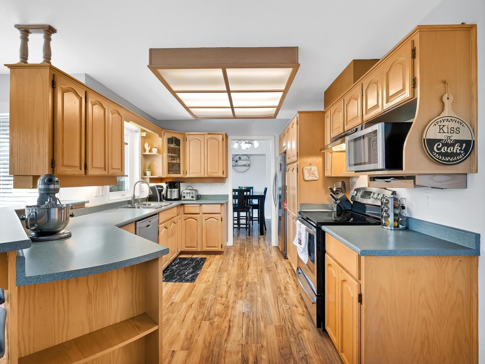 Listing Image 11