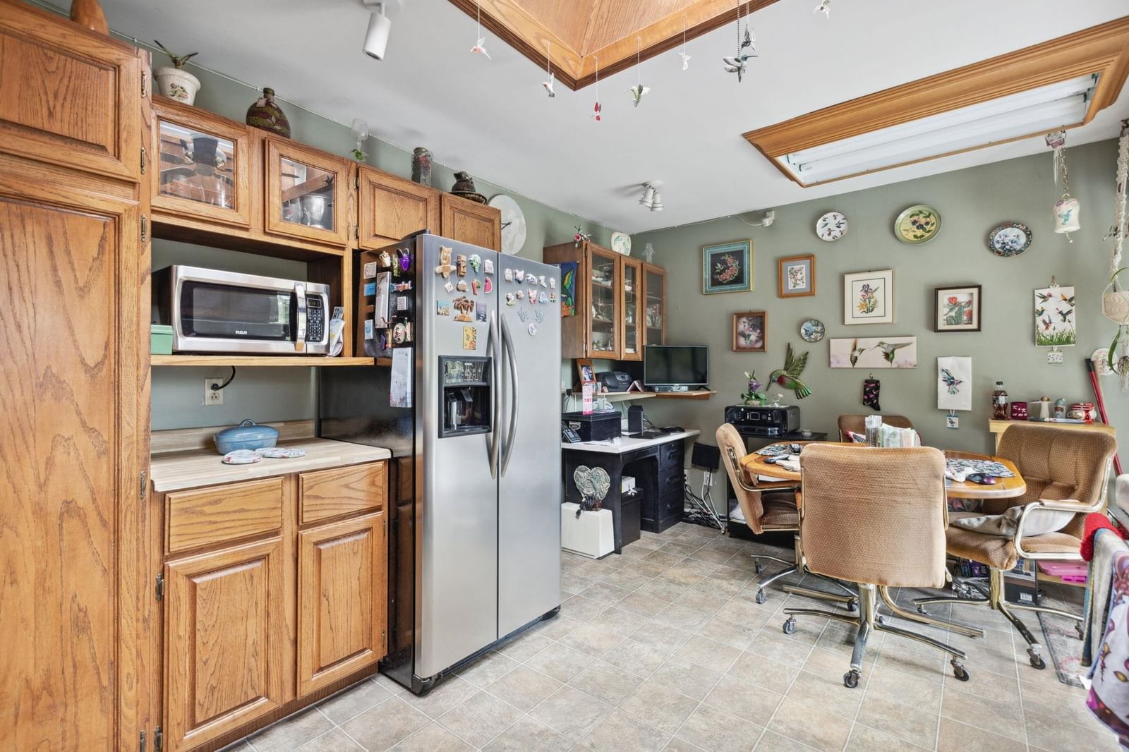 Listing Image 11
