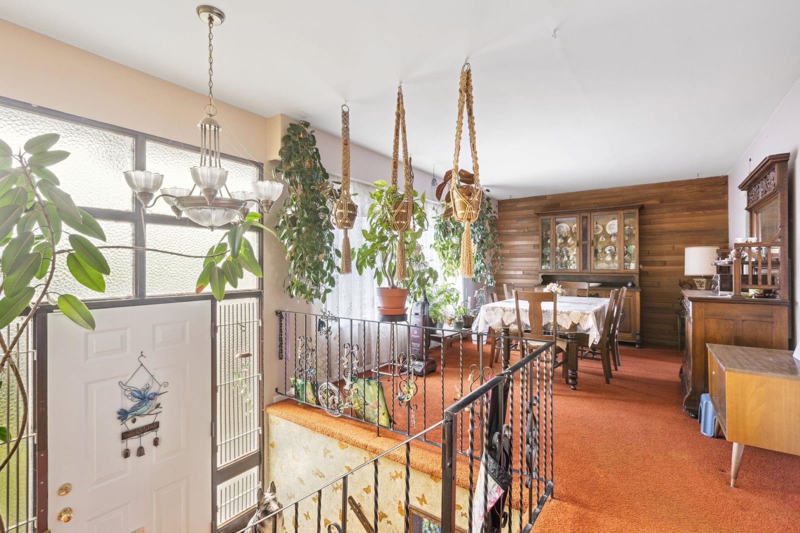Listing Image 4