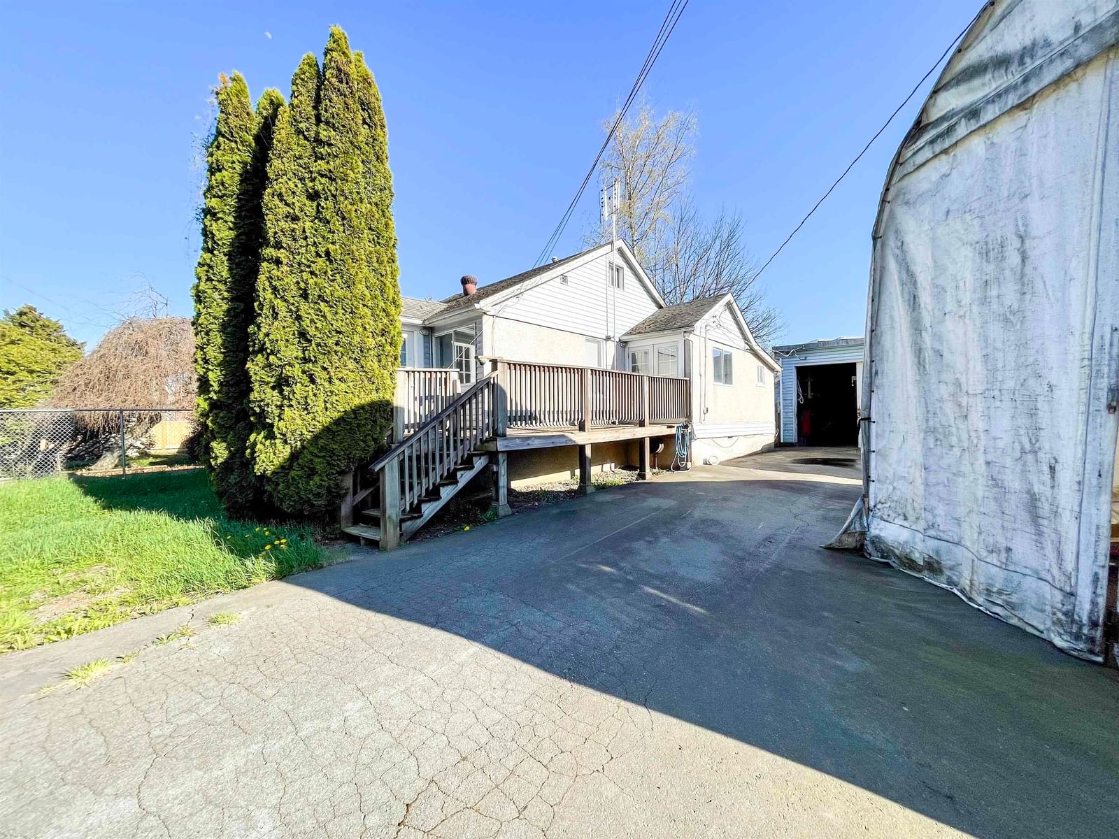 Listing Image 4