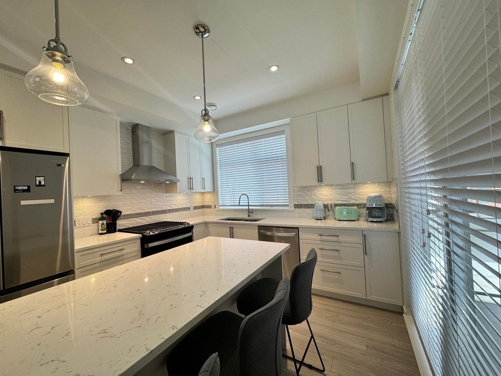 Listing Image 24