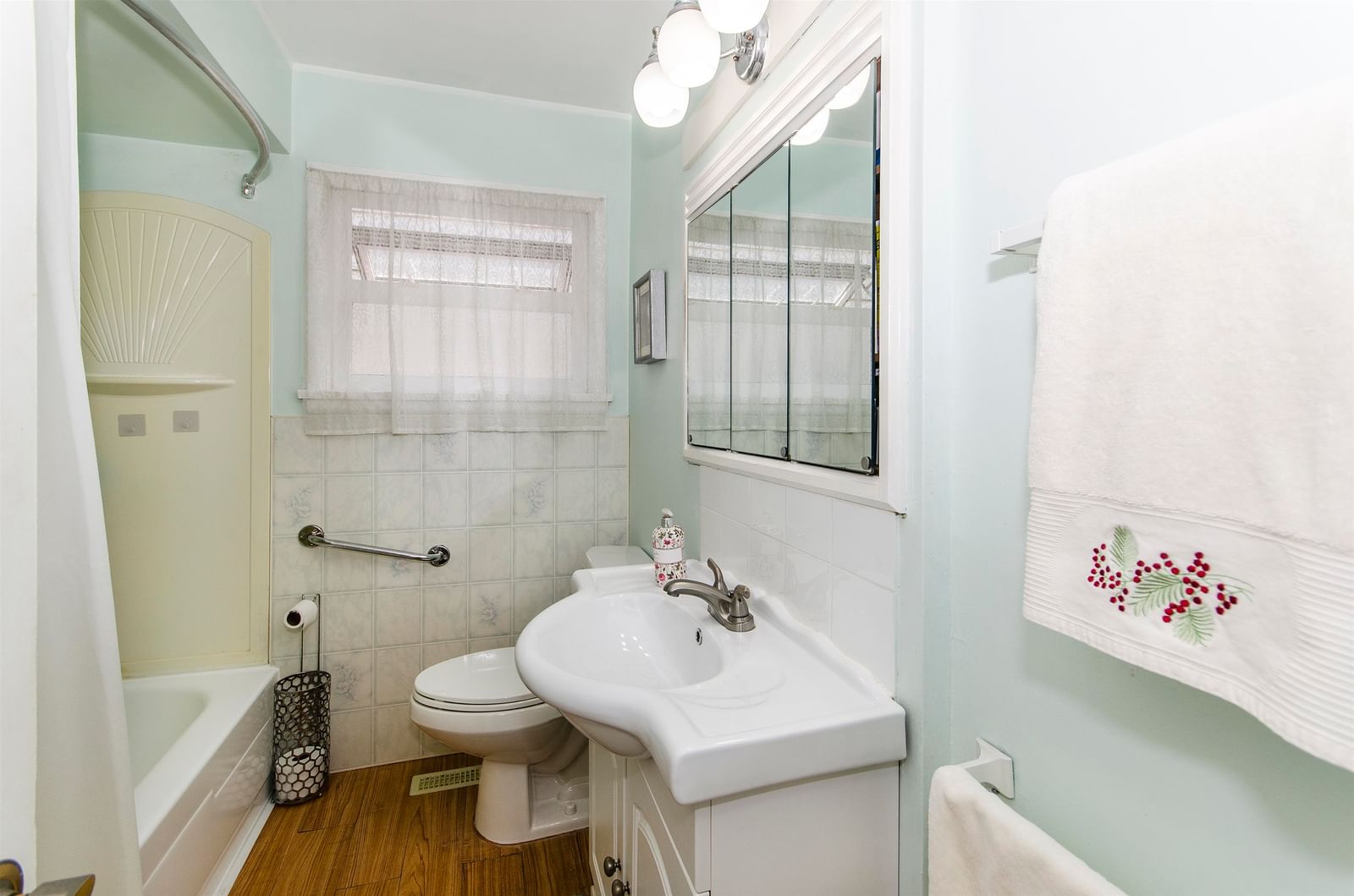 Listing Image 19