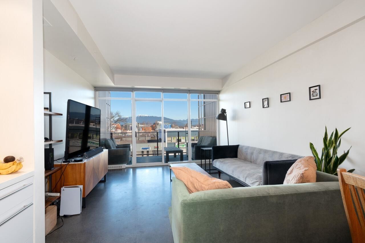 Listing Image 3