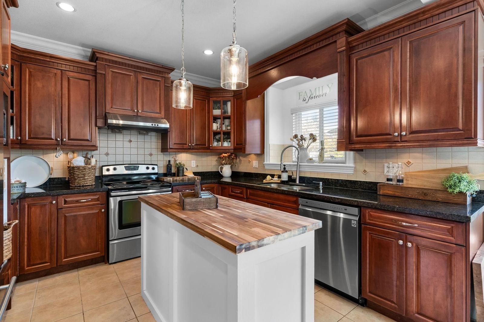 Listing Image 7