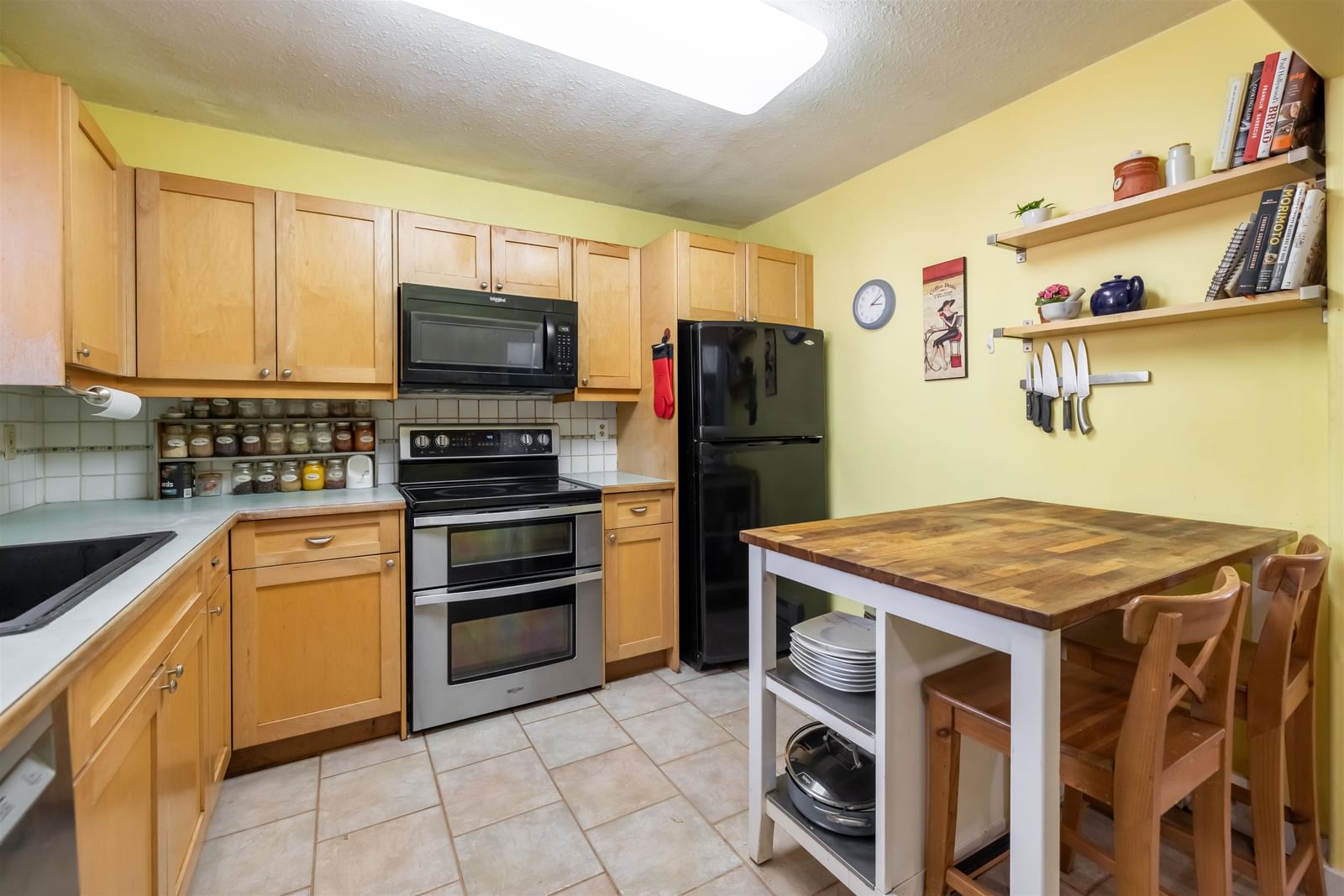 Listing Image 4