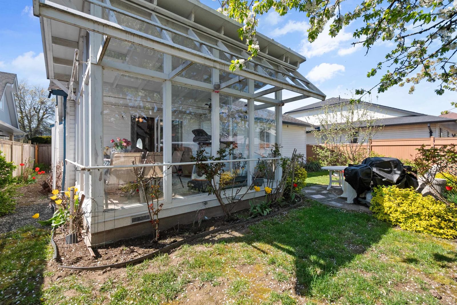 Listing Image 6