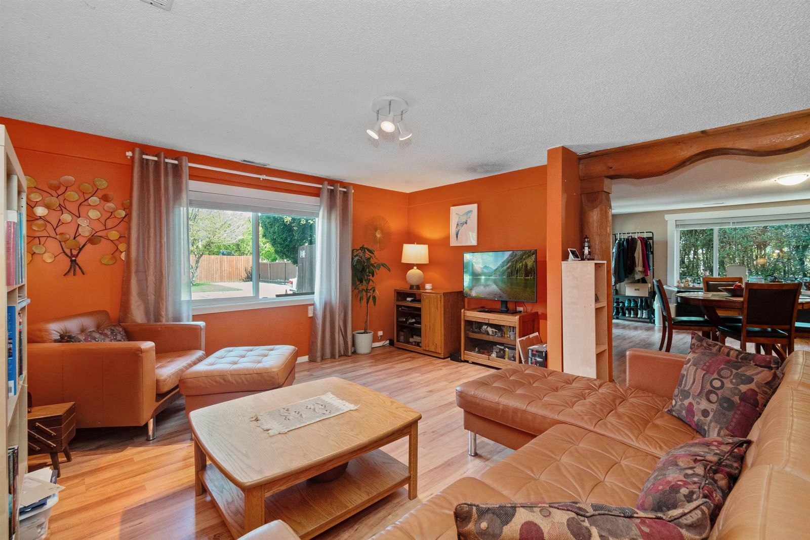 Listing Image 14