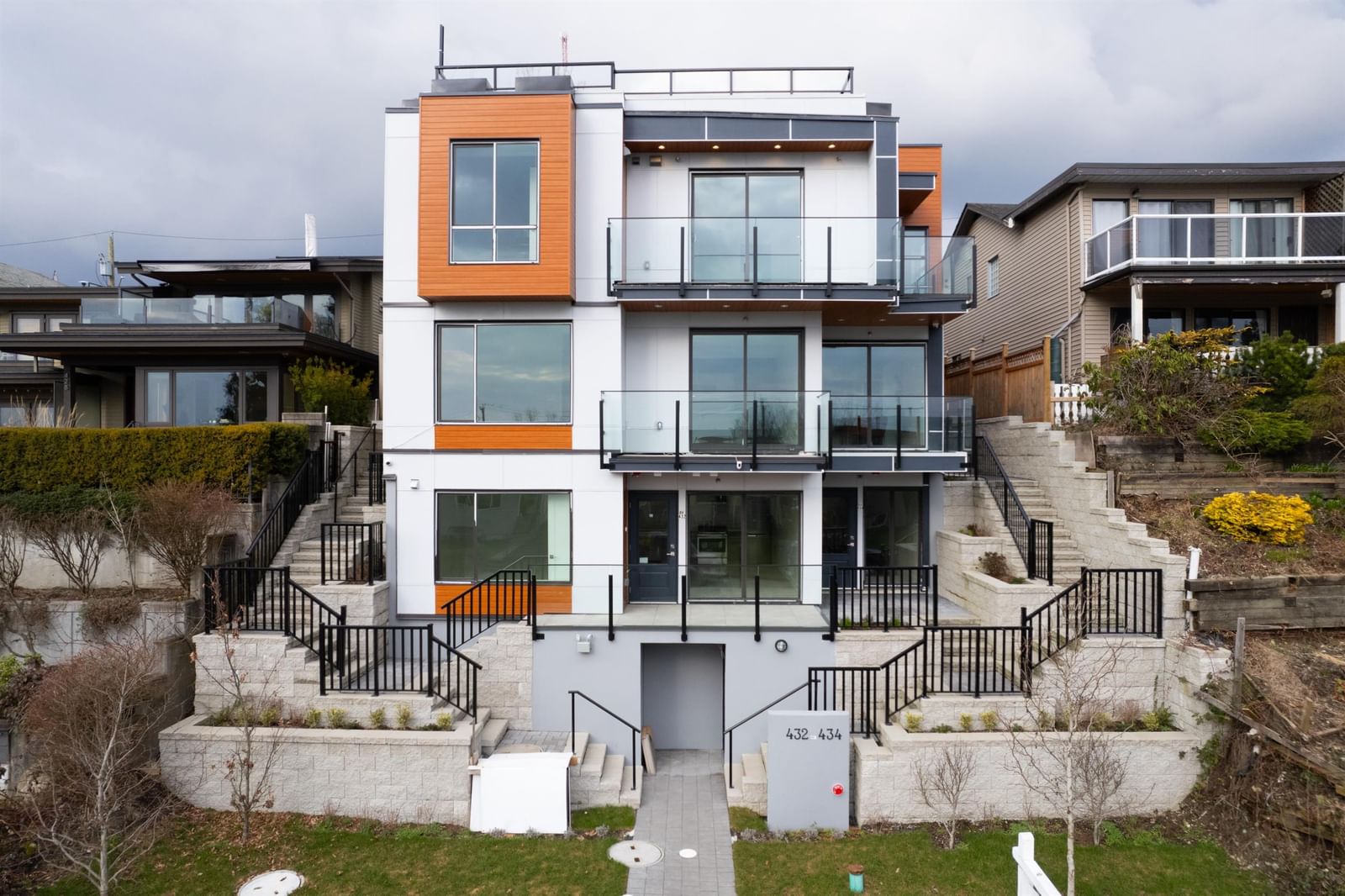 Listing Image 10