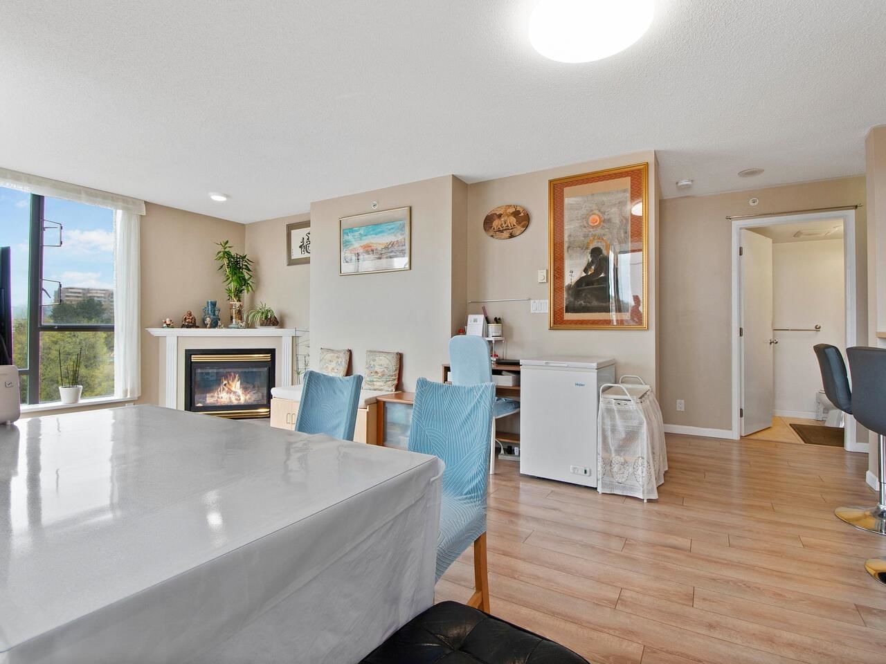 Listing Image 8