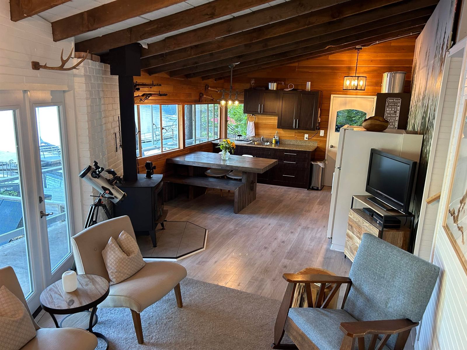 Listing Image 4