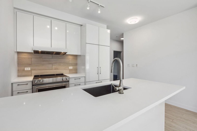 208 - 711 14th Street, North Vancouver, V7M 3E8 | Image 2