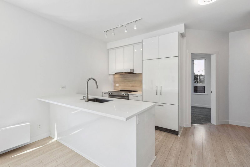 208 - 711 14th Street, North Vancouver, V7M 3E8 | Image 3