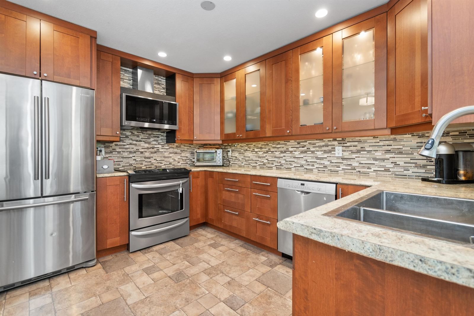 Listing Image 12