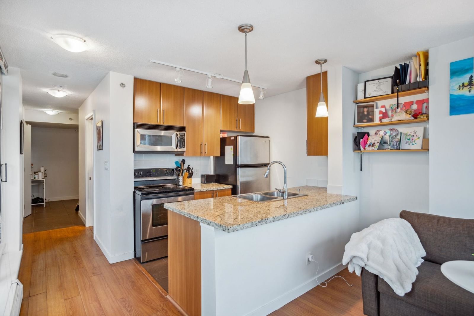 Listing Image 9