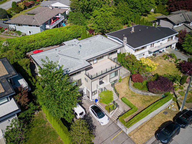 482 Genoa Crescent