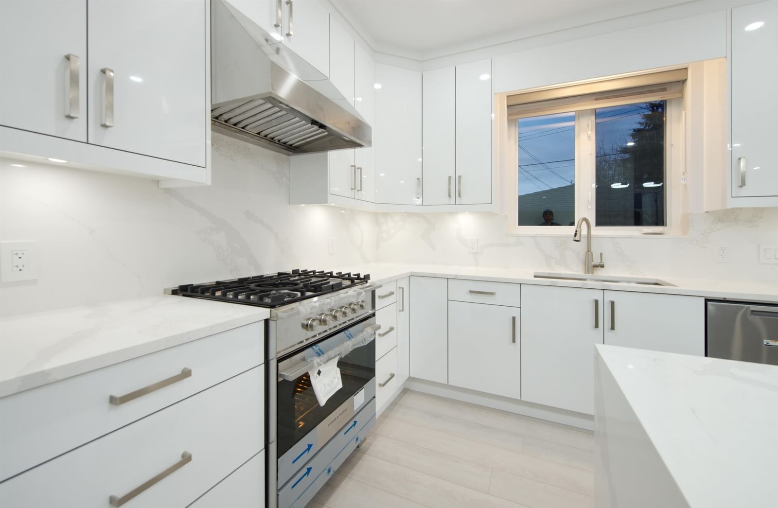 Listing Image 15