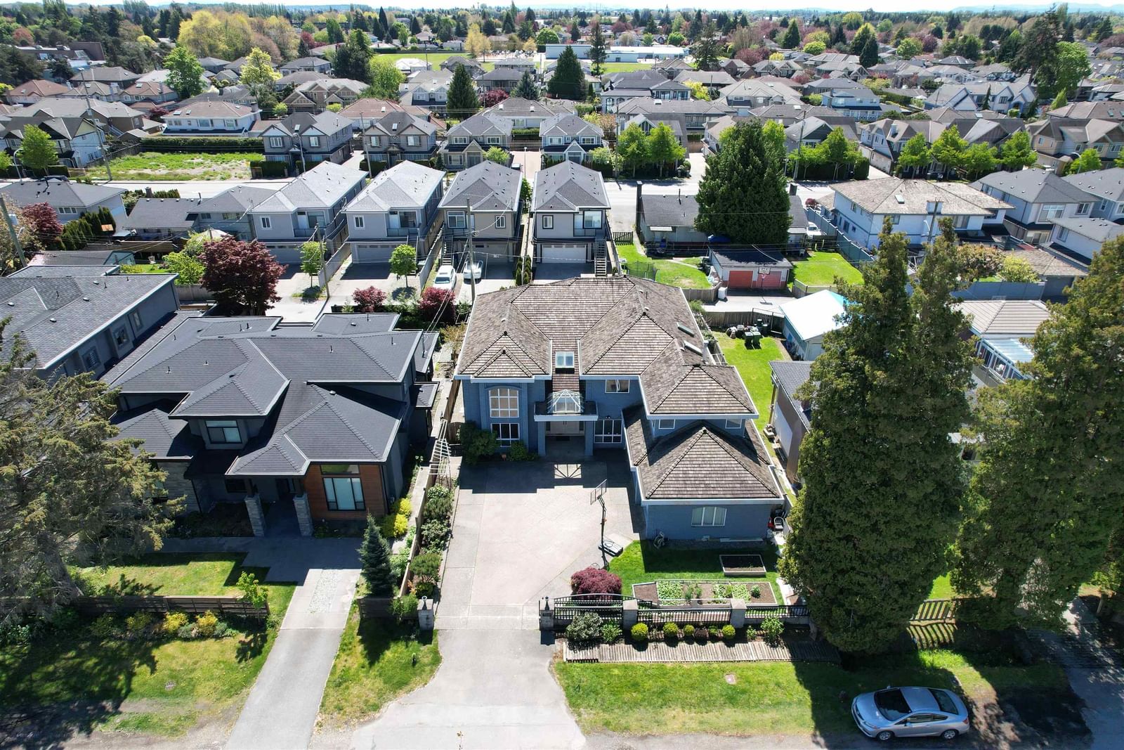 Listing Image 4