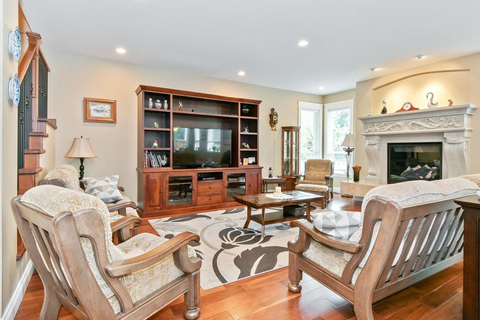 Listing Image 6