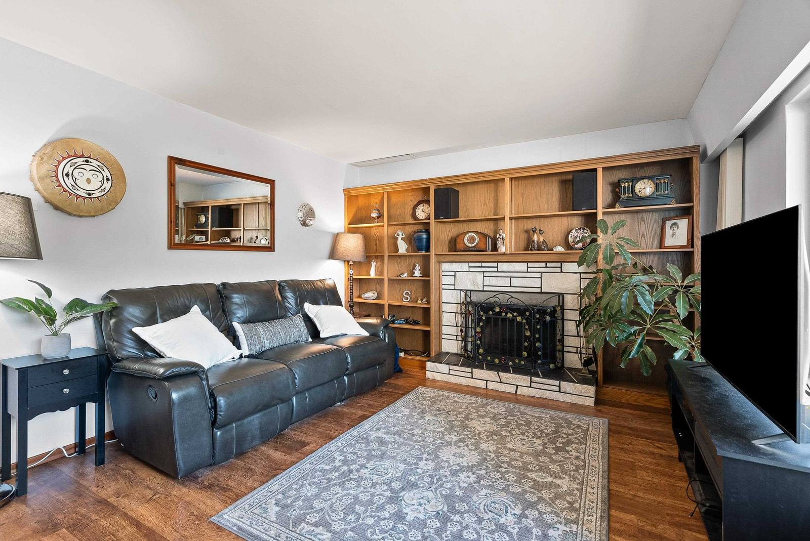 Listing Image 10