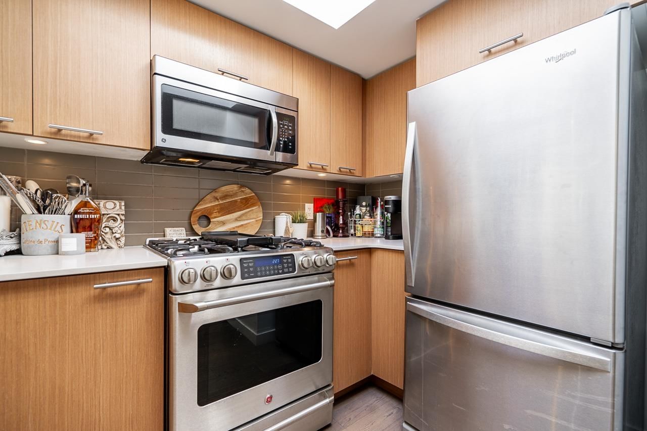 Listing Image 8