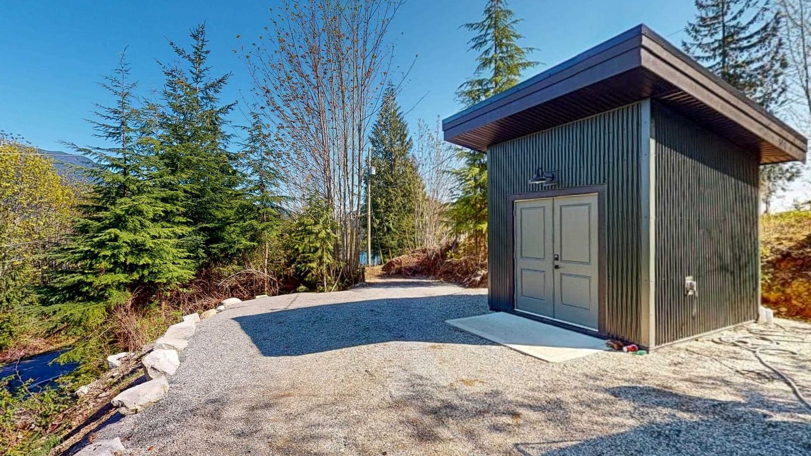 Listing Image 8