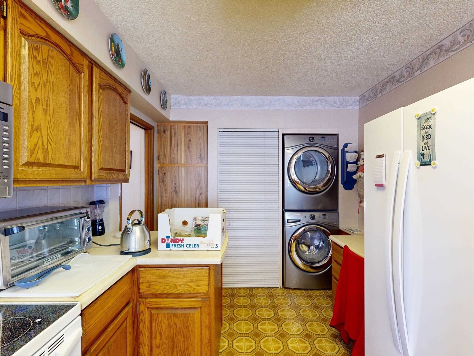 Listing Image 8