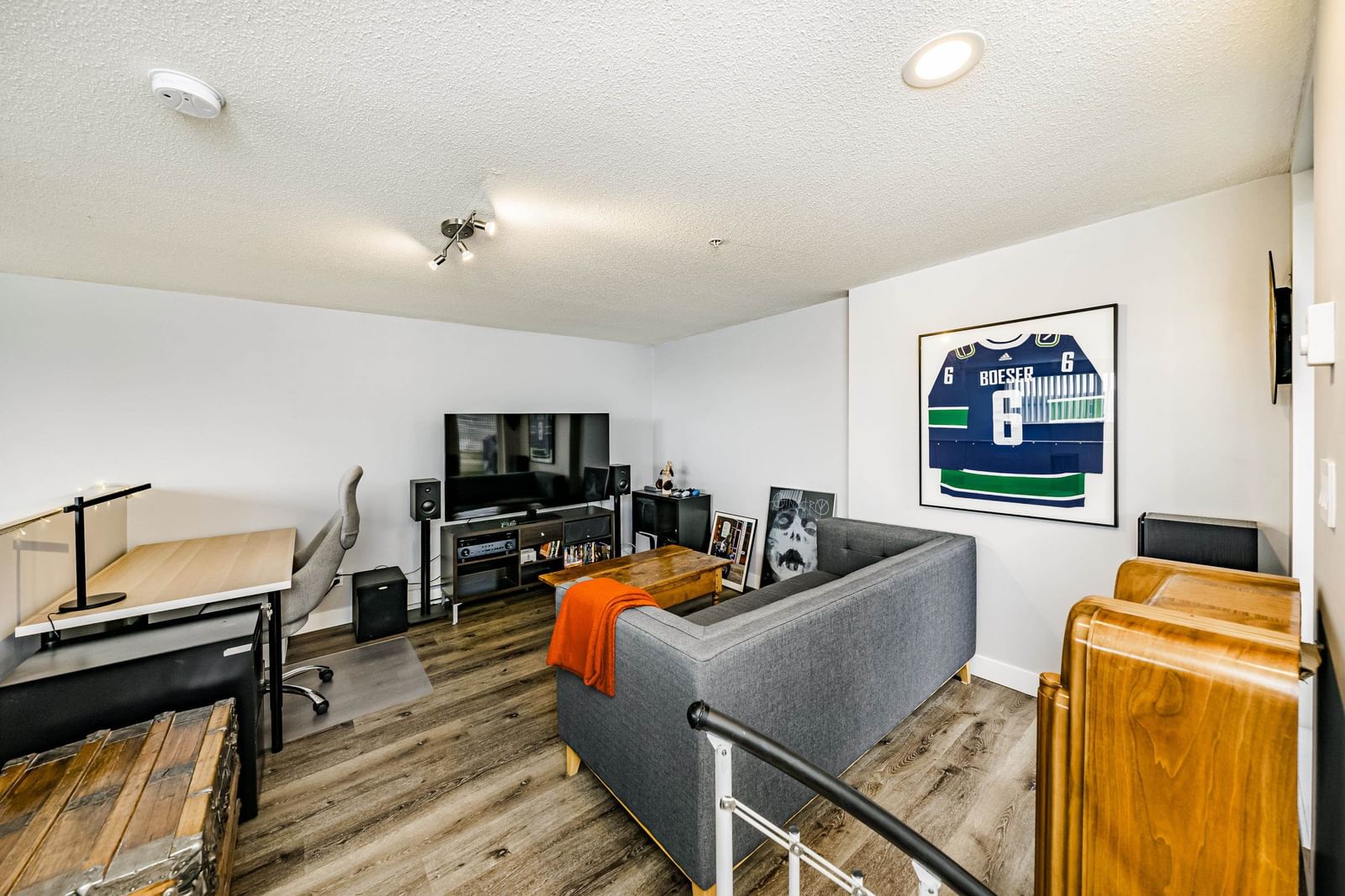 Listing Image 14