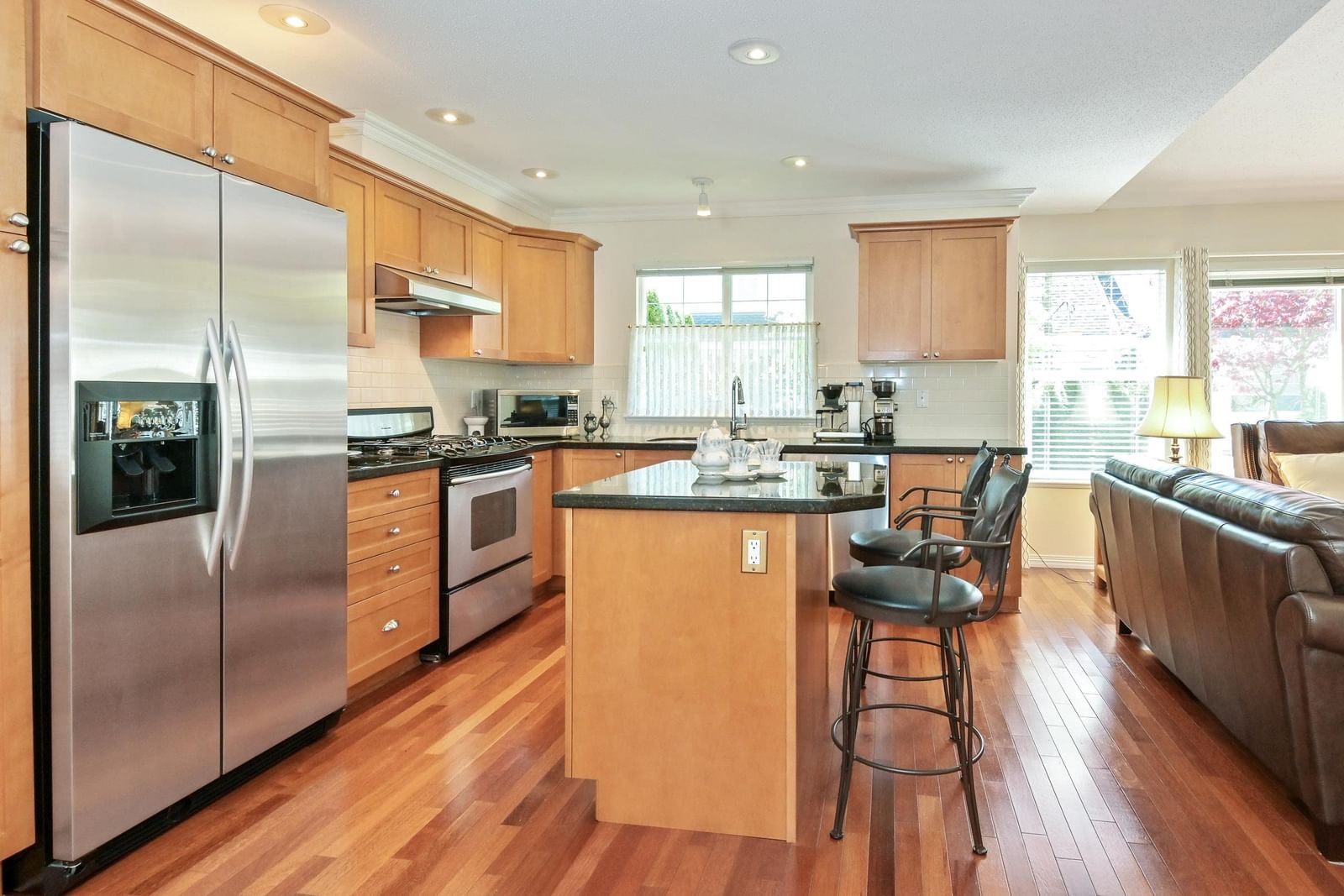 Listing Image 8