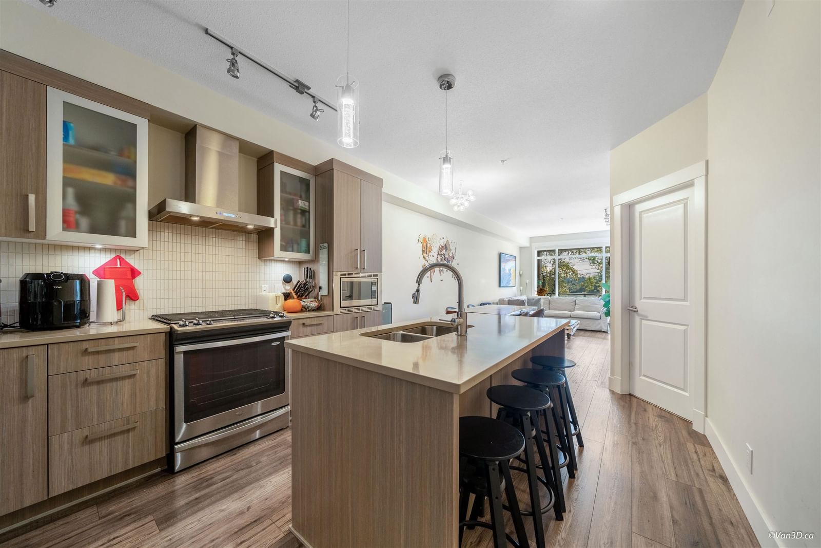 Listing Image 10
