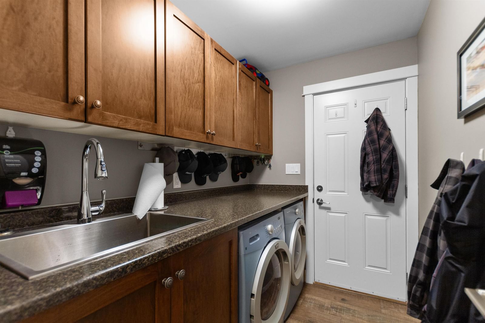 Listing Image 16