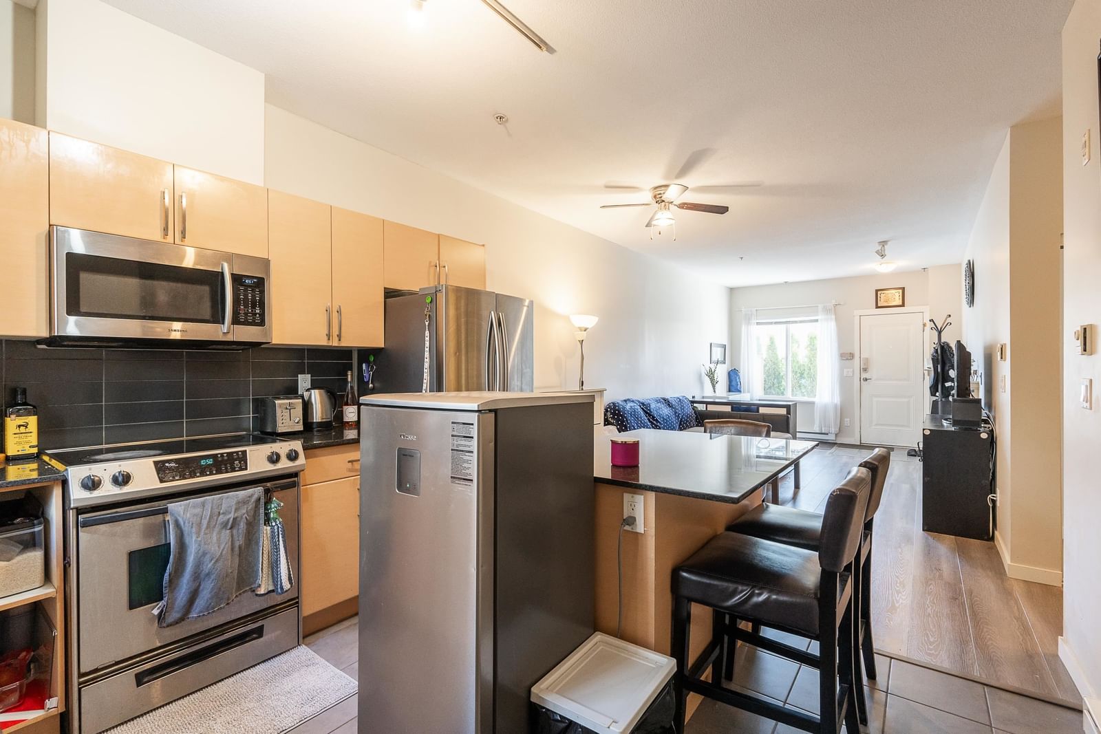 Listing Image 12