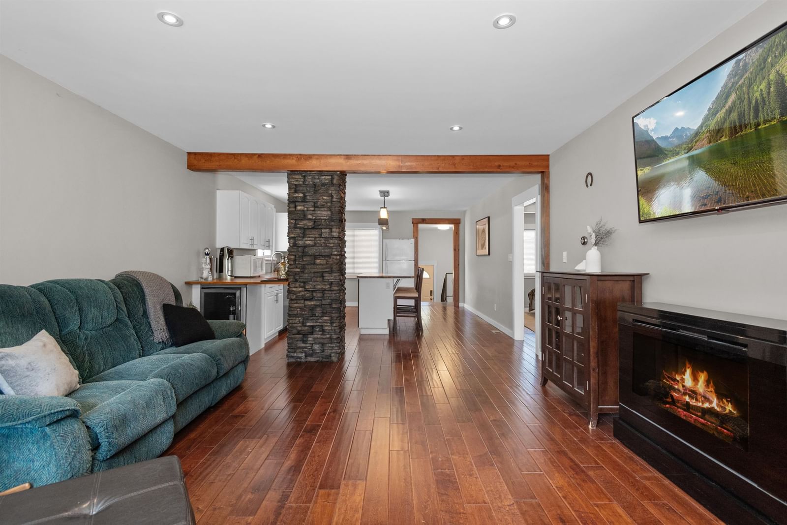 Listing Image 12