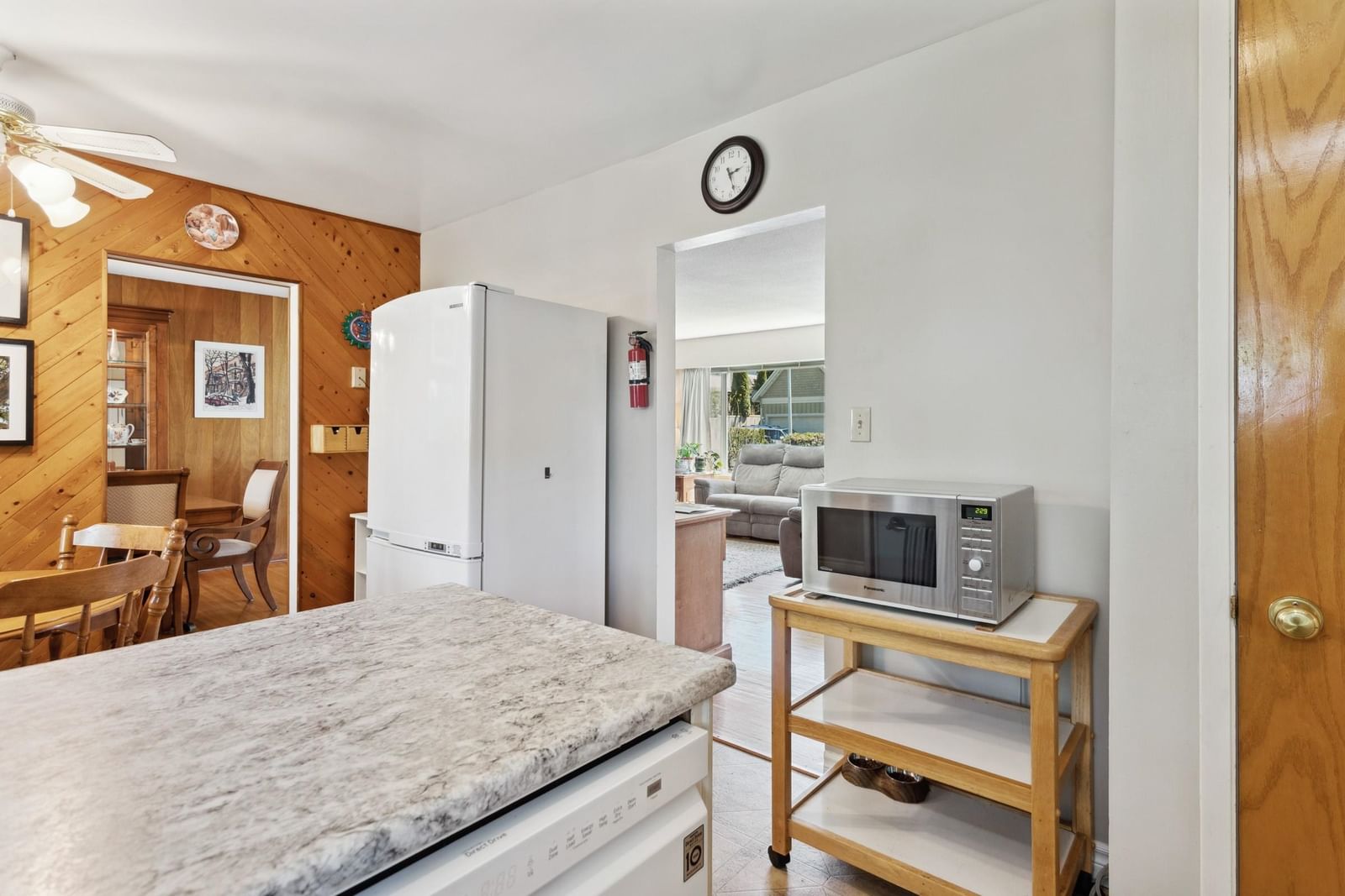Listing Image 13