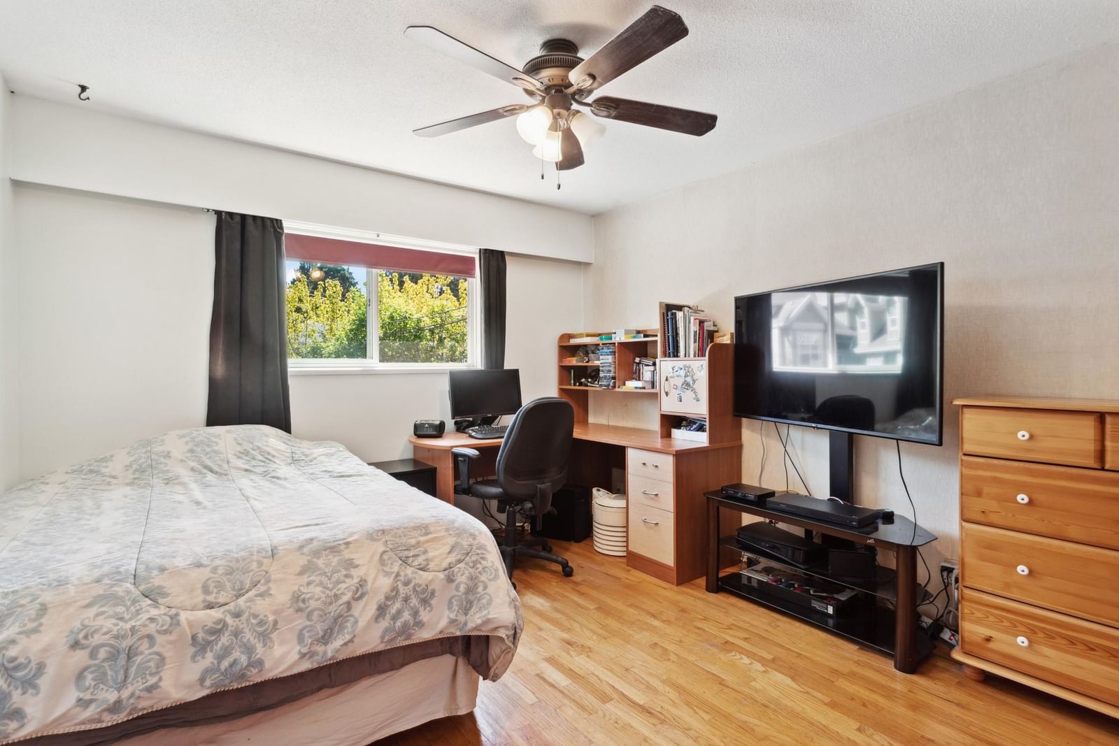 Listing Image 17